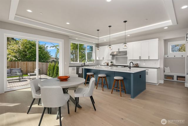 15827 SE 4th Street, Bellevue, WA 98008