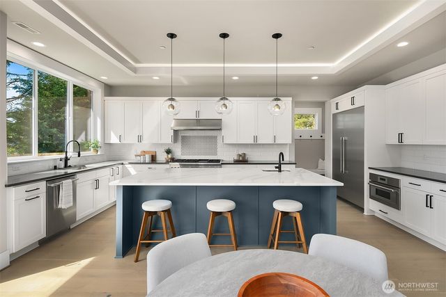 15827 SE 4th Street, Bellevue, WA 98008