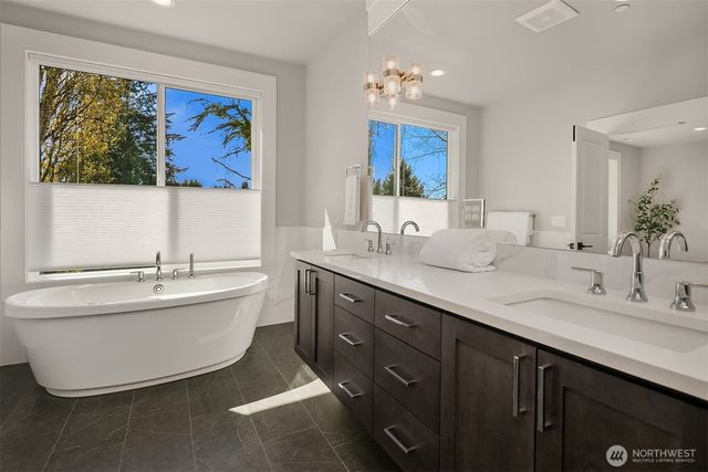 15827 SE 4th Street, Bellevue, WA 98008