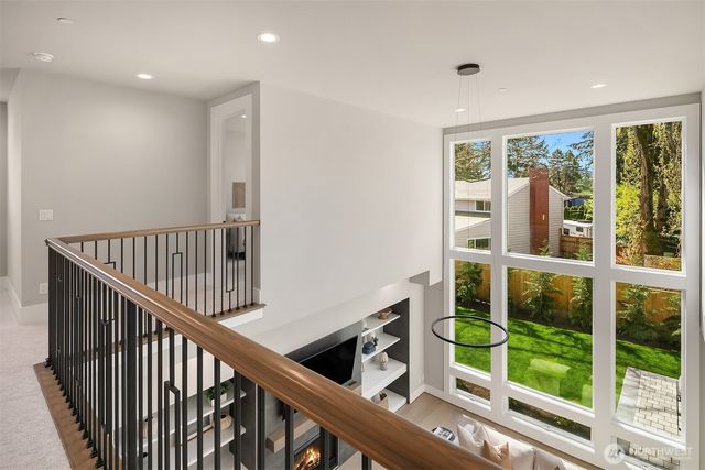 15827 SE 4th Street, Bellevue, WA 98008