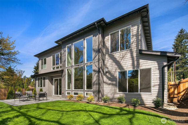 15827 SE 4th Street, Bellevue, WA 98008