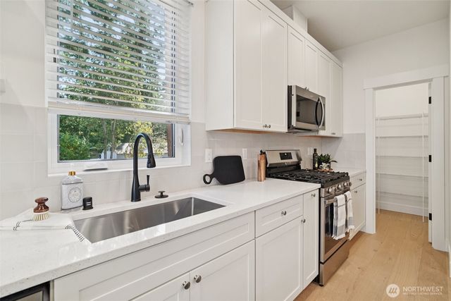 8014 222nd Street SW, Edmonds, WA 98026