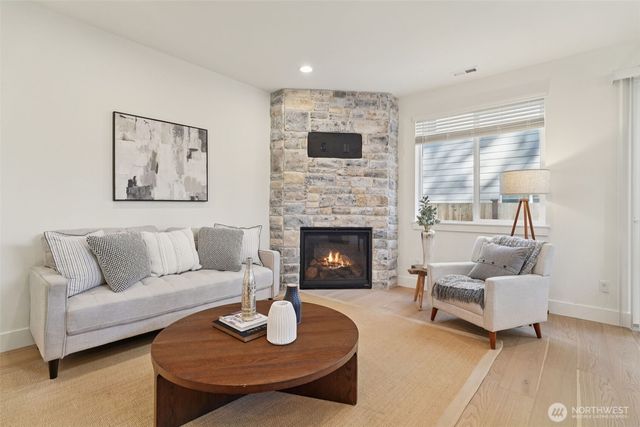 8014 222nd Street SW, Edmonds, WA 98026