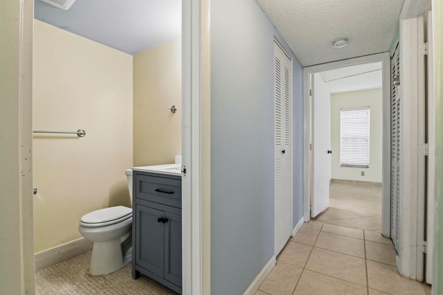 7535 S Oriole Boulevard 108, Delray Beach, FL 33446