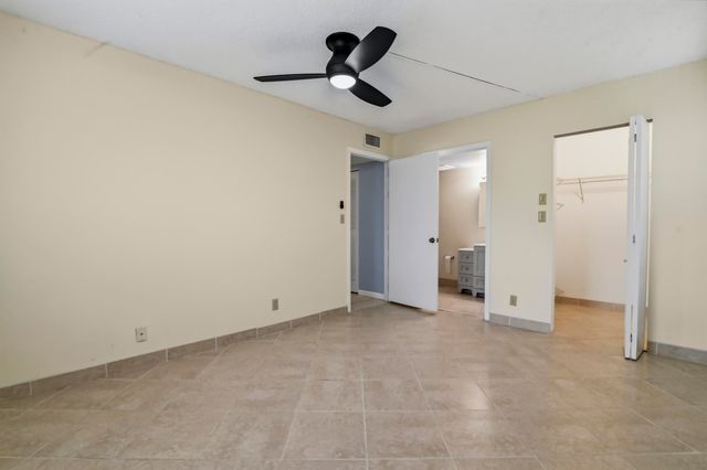 7535 S Oriole Boulevard 108, Delray Beach, FL 33446