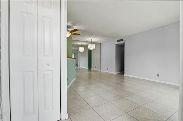 7535 S Oriole Boulevard 108, Delray Beach, FL 33446