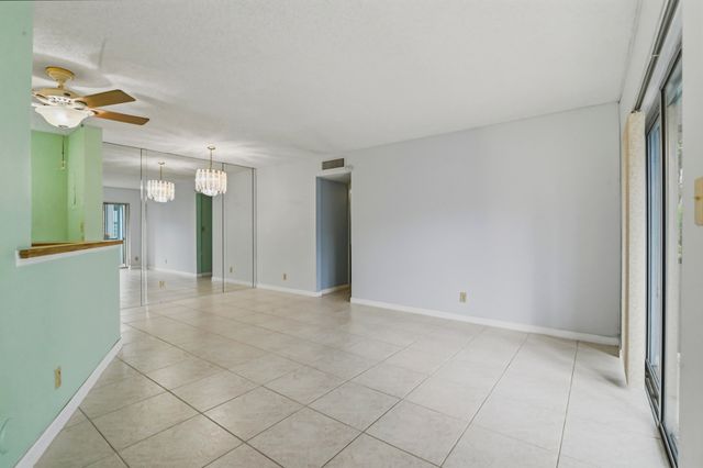 7535 S Oriole Boulevard 108, Delray Beach, FL 33446