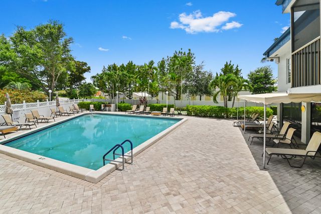 7535 S Oriole Boulevard 108, Delray Beach, FL 33446