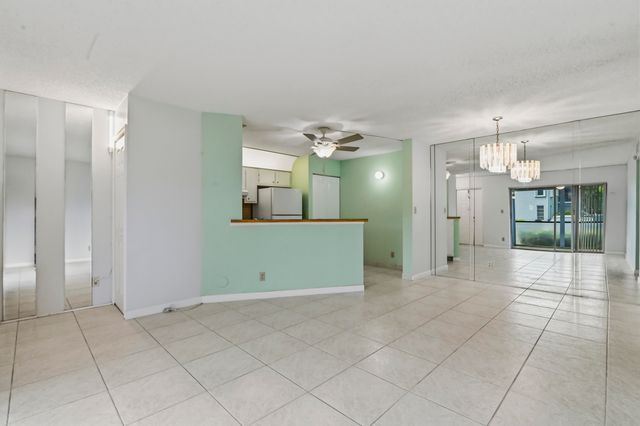 7535 S Oriole Boulevard 108, Delray Beach, FL 33446