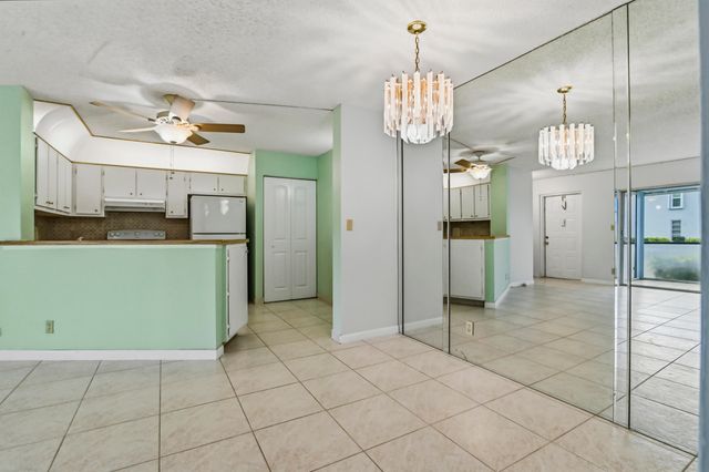 7535 S Oriole Boulevard 108, Delray Beach, FL 33446