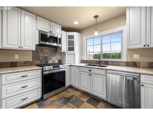 3601 V St, Vancouver, WA 98663
