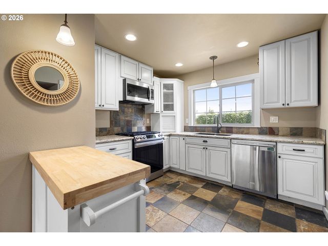 3601 V St, Vancouver, WA 98663