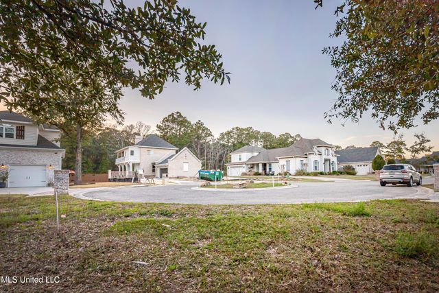 210 Bluff Cove, Ocean Springs, MS 39564