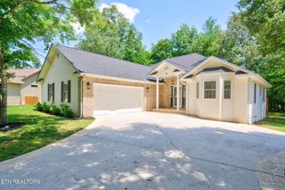 35 Leaf Circle, Crossville, TN 38558