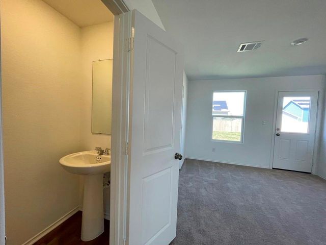 101 Hellcats WAY, Jarrell, TX 76537