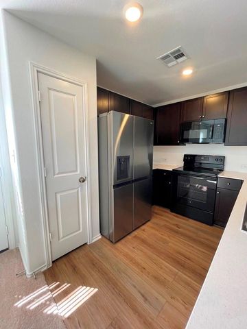101 Hellcats WAY, Jarrell, TX 76537