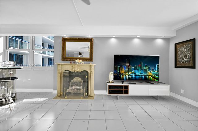 2030 S Ocean Drive 2027, Hallandale Beach, FL 33009