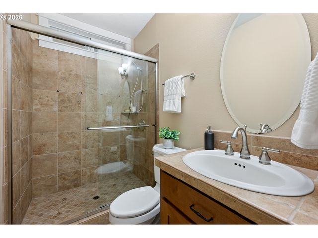 1991 COUNTRY CLUB Rd, Lake Oswego, OR 97034
