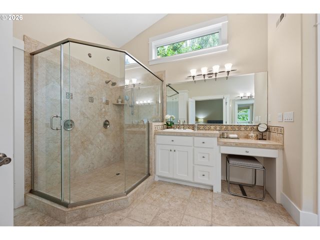 1991 COUNTRY CLUB Rd, Lake Oswego, OR 97034