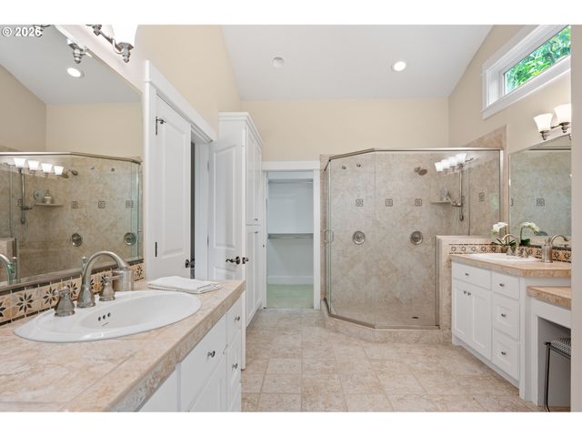 1991 COUNTRY CLUB Rd, Lake Oswego, OR 97034