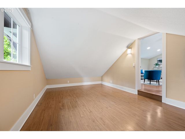 1991 COUNTRY CLUB Rd, Lake Oswego, OR 97034