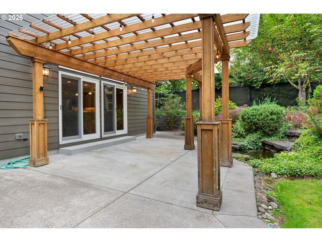1991 COUNTRY CLUB Rd, Lake Oswego, OR 97034