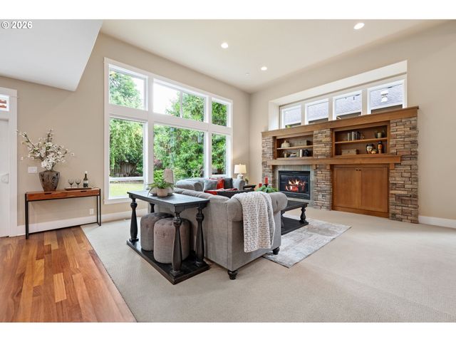 1991 COUNTRY CLUB Rd, Lake Oswego, OR 97034