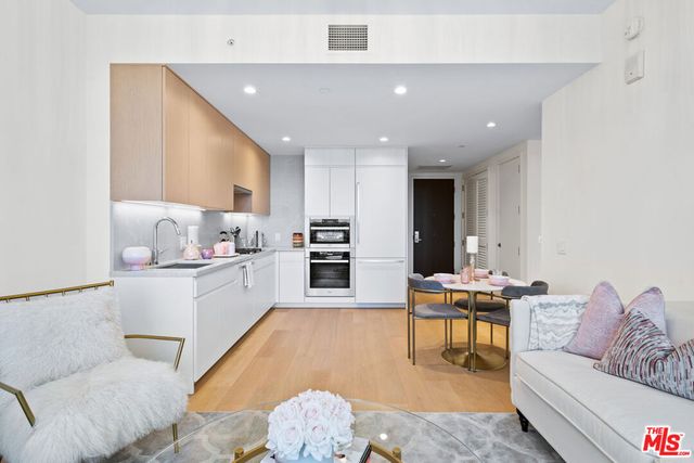 877 Francisco Street 2305, Los Angeles, CA 90017