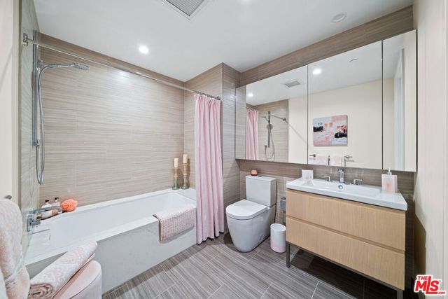 877 Francisco Street 2305, Los Angeles, CA 90017