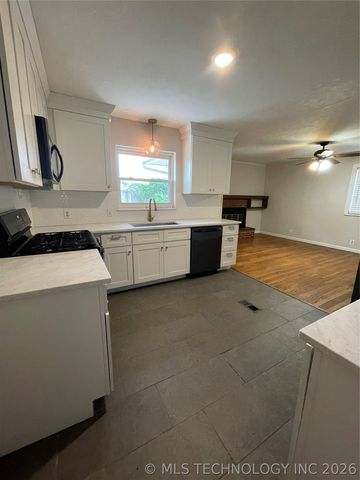 4647 S Winston Avenue, Tulsa, OK 74135