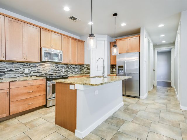 2210 Schriber ST A, Austin, TX 78704
