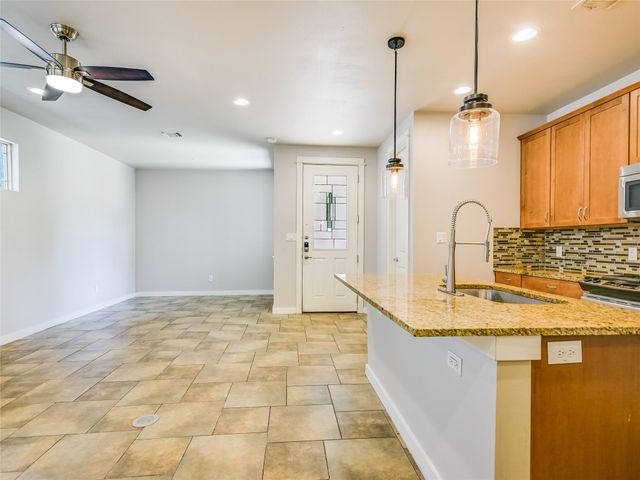 2210 Schriber ST A, Austin, TX 78704