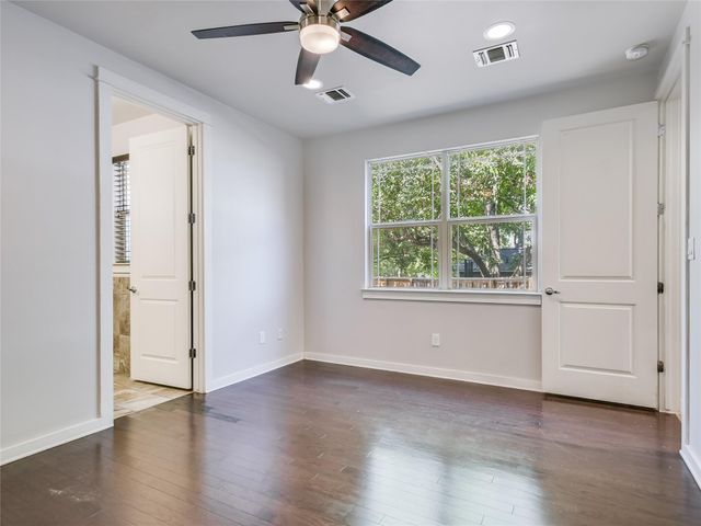 2210 Schriber ST A, Austin, TX 78704