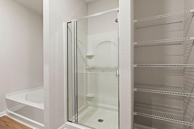 2550 Green Jasper Drive, Iowa Colony, TX 77583