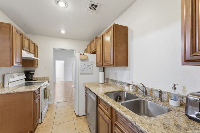 5703 Creekwood Street, San Antonio, TX 78233