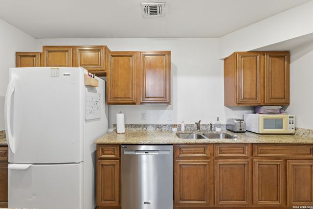 5703 Creekwood Street, San Antonio, TX 78233