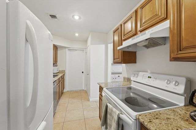 5703 Creekwood Street, San Antonio, TX 78233
