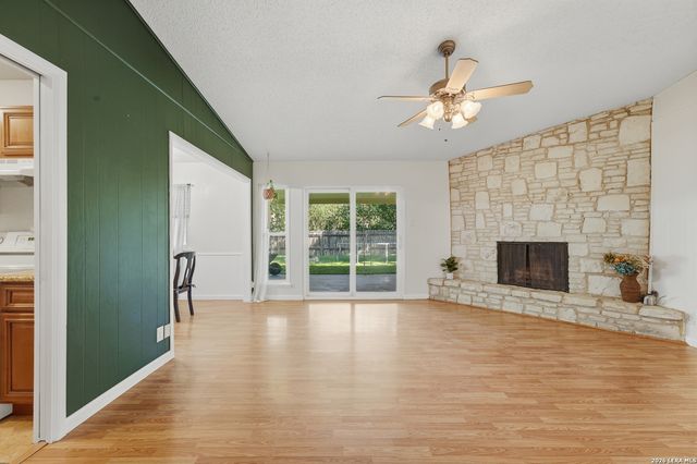 5703 Creekwood Street, San Antonio, TX 78233
