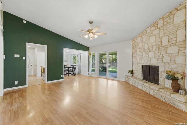 5703 Creekwood Street, San Antonio, TX 78233