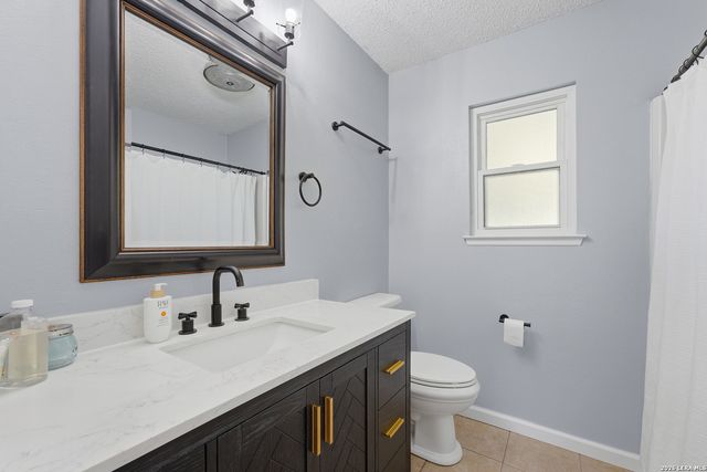5703 Creekwood Street, San Antonio, TX 78233