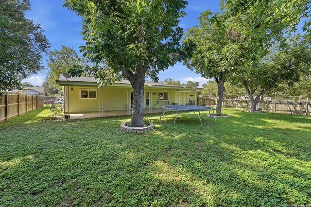5703 Creekwood Street, San Antonio, TX 78233