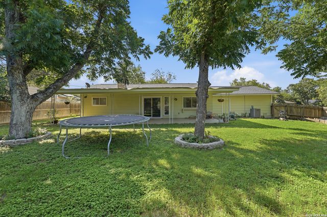 5703 Creekwood Street, San Antonio, TX 78233