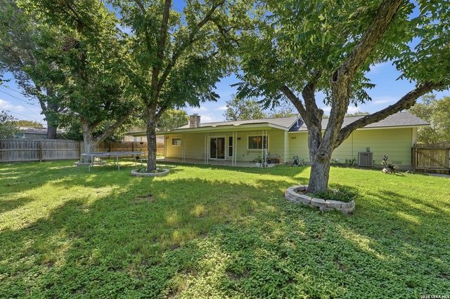 5703 Creekwood Street, San Antonio, TX 78233