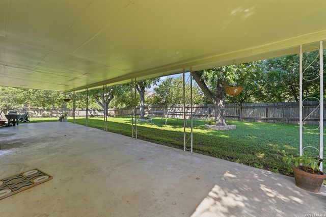 5703 Creekwood Street, San Antonio, TX 78233