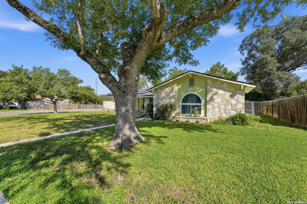 5703 Creekwood Street, San Antonio, TX 78233