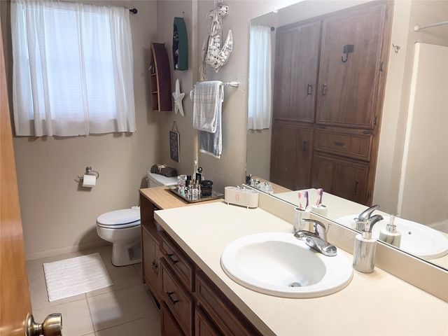140 S Comanche Drive, De Leon, TX 76444