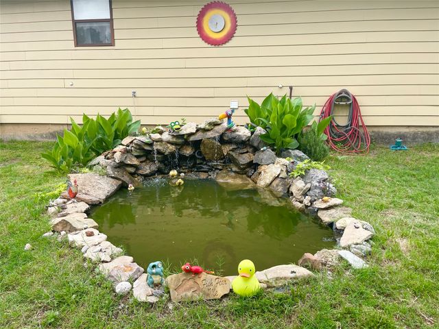 140 S Comanche Drive, De Leon, TX 76444