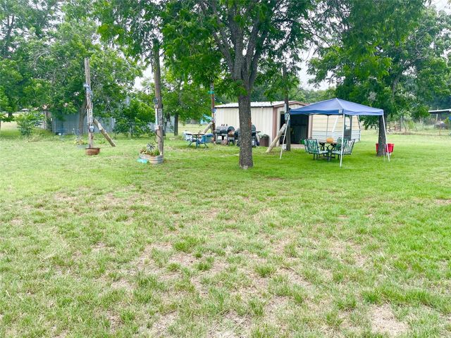 140 S Comanche Drive, De Leon, TX 76444