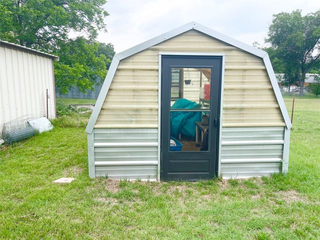 140 S Comanche Drive, De Leon, TX 76444