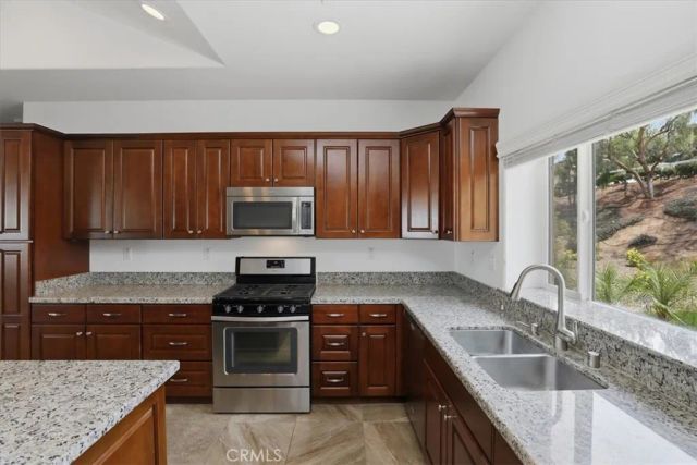 14202 Meadowlands, Riverside, CA 92503